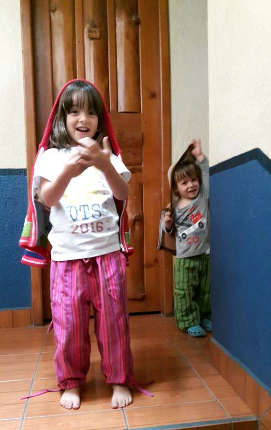A Lu&Atilde;&shy;sa e o Manel com o seu "pijama inventado"