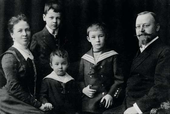 himmler__s_family_by_henrichahimmlerina-d5kchux