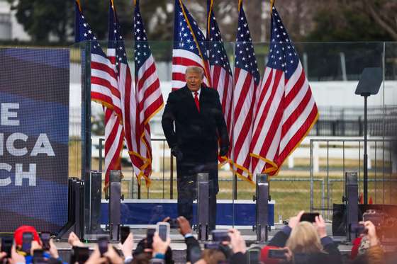 Trump holds rally in Washington D.C as "Save America March"