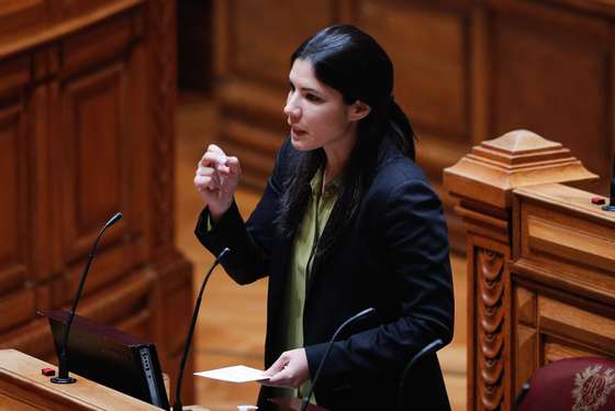 A deputada do Bloco de Esquerda (BE) Mariana MortÃ¡gua intervÃ©m no debate que marca o inÃ­cio da discussÃ£o na Especialidade do OrÃ§amento do Estado para 2021, na Assembleia da RepÃºblica, em Lisboa, 20 de novembro de 2020. ANTÃ“NIO COTRIM/LUSA