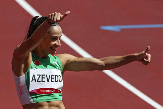 A portuguesa CÃ¡tia Azevedo durante a prova de qualificaÃ§Ã£o para as semifinais dos 400 metros dos Jogos OlÃ­mpicos TÃ³quio2020, EstÃ¡dio OlÃ­mpico, TÃ³quio, JapÃ£o, 3 de agosto de 2021. A velocista qualificou-se hoje para as semifinais dos 400 metros dos Jogos OlÃ­mpicos TÃ³quio2020, ao terminar a segunda sÃ©rie no terceiro lugar, com o tempo de 51,26 segundos. JOSÃ‰ COELHO/LUSA