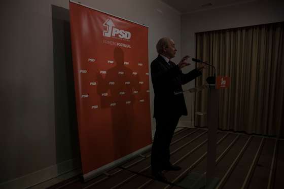 Conselho Nacional do PSD: O Partido Social Democrata encontra-se novamente em reuni&Atilde;&pound;o para decidir as listas para as pr&Atilde;&sup3;ximas elei&Atilde;&sect;&Atilde;&micro;es legislativas que ir&Atilde;&pound;o acontecer no pr&Atilde;&sup3;ximo dia 30 de janeiro. O conselho nacional re&Atilde;&ordm;ne-se num hotel em &Atilde;vora. Declara&Atilde;&sect;&Atilde;&pound;o aos jornalista de Rui Rio. &Atilde;vora, 7 de dezembro de 2021. JO&Atilde;O PORF&Atilde;RIO/OBSERVADOR