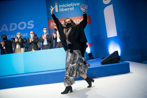 VI Conven&Atilde;&sect;&Atilde;&pound;o da Iniciativa Liberal - IL. O partido re&Atilde;&ordm;ne em conven&Atilde;&sect;&Atilde;&pound;o no Centro de Congressos de Lisboa. Entrada em palco de Carla Castro. Lisboa, 12 de dezembro de 2021. JO&Atilde;O PORF&Atilde;RIO/OBSERVADOR