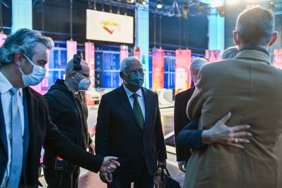 Debate televisivo entre AntÃ³nio Costa, candidato pelo Partido Socialista (PS), e Rui Rio, candidato pelo Partido Social Democrata (PSD). As eleiÃ§Ãµes legislativas realizam-se no prÃ³ximo dia 30 de janeiro de 2022. Lisboa, 13 de janeiro de 2022. PEDRO PINA/RTP/OBSERVADOR