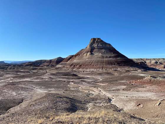 os homens saem juntos numa EVA a um local chamado Barainca Butte