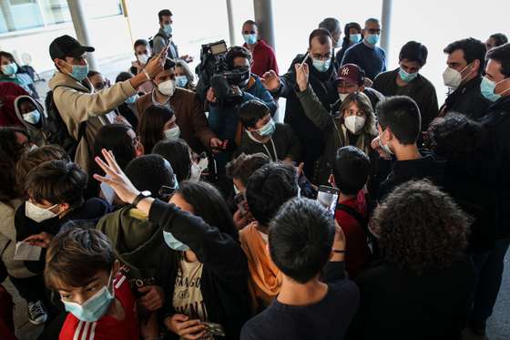 Campanhas para as elei&Atilde;&sect;&Atilde;&micro;es legislativas de 2022: A&Atilde;&sect;&Atilde;&pound;o de campanha de Catarina Martins, candidato pelo Bloco de Esquerda a primeiro-ministro. Visita ao Agrupamento de escolas de Marrazes. Leiria, 21 de janeiro de 2022. FILIPE AMORIM/OBSERVADOR