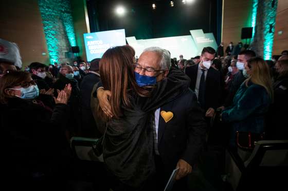 Campanhas para as elei&Atilde;&sect;&Atilde;&micro;es legislativas de 2022: Com&Atilde;&shy;cio em Castelo Branco do candidato pelo Partido Socialista, Ant&Atilde;&sup3;nio Costa, secret&Atilde;&iexcl;rio-geral do PS e candidato a primeiro-ministro. As elei&Atilde;&sect;&Atilde;&micro;es legislativas realizam-se no pr&Atilde;&sup3;ximo dia 30 de janeiro de 2022. Guarda, 21 de janeiro de 2022. JO&Atilde;O PORF&Atilde;RIO/OBSERVADOR