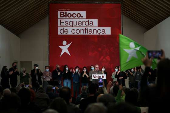 Campanhas para as elei&Atilde;&sect;&Atilde;&micro;es legislativas de 2022: A&Atilde;&sect;&Atilde;&pound;o de campanha de Catarina Martins, candidato pelo Bloco de Esquerda a primeiro-ministro. Com&Atilde;&shy;cio no Convento de S&Atilde;&pound;o Francisco, com Jos&Atilde;&copy; Manuel Pureza e Marisa Matias. Coimbra, 21 de janeiro de 2022. FILIPE AMORIM/OBSERVADOR