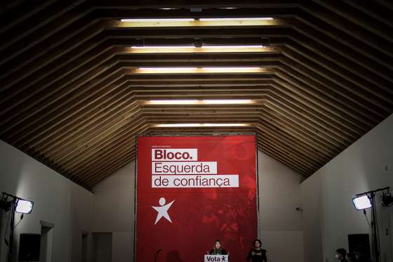 Campanhas para as elei&Atilde;&sect;&Atilde;&micro;es legislativas de 2022: A&Atilde;&sect;&Atilde;&pound;o de campanha de Catarina Martins, candidato pelo Bloco de Esquerda a primeiro-ministro. Com&Atilde;&shy;cio no Convento de S&Atilde;&pound;o Francisco, com Jos&Atilde;&copy; Manuel Pureza e Marisa Matias. Coimbra, 21 de janeiro de 2022. FILIPE AMORIM/OBSERVADOR