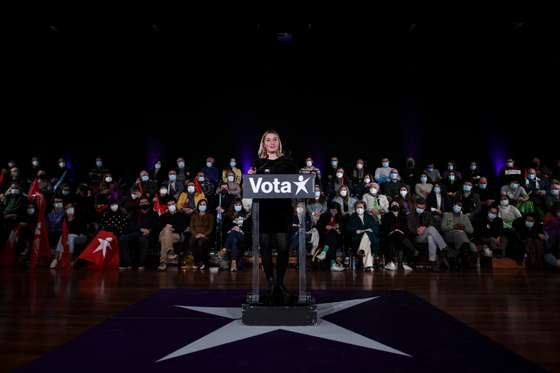 Campanhas para as elei&Atilde;&sect;&Atilde;&micro;es legislativas de 2022: A&Atilde;&sect;&Atilde;&pound;o de campanha de Catarina Martins, candidato pelo Bloco de Esquerda a primeiro-ministro. Com&Atilde;&shy;cio com Mariana Mort&Atilde;&iexcl;gua, Beatriz Gomes Dias, Bruno Maia, Leonor Rosas e Pedro Filipe Soares Lisboa, 27 de janeiro de 2022. FILIPE AMORIM/OBSERVADOR
