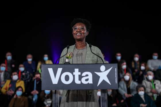 Campanhas para as elei&Atilde;&sect;&Atilde;&micro;es legislativas de 2022: A&Atilde;&sect;&Atilde;&pound;o de campanha de Catarina Martins, candidato pelo Bloco de Esquerda a primeiro-ministro. Com&Atilde;&shy;cio com Mariana Mort&Atilde;&iexcl;gua, Beatriz Gomes Dias, Bruno Maia, Leonor Rosas e Pedro Filipe Soares Lisboa, 27 de janeiro de 2022. FILIPE AMORIM/OBSERVADOR