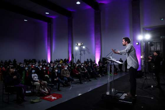 Campanhas para as elei&Atilde;&sect;&Atilde;&micro;es legislativas de 2022: A&Atilde;&sect;&Atilde;&pound;o de campanha de Catarina Martins, candidato pelo Bloco de Esquerda a primeiro-ministro. Com&Atilde;&shy;cio na Alf&Atilde;&cent;ndega do Porto com Isabel Pires, Jos&Atilde;&copy; Soeiro e Jo&Atilde;&pound;o Teixeira Lopes. Porto, 28 de janeiro de 2022. FILIPE AMORIM/OBSERVADOR
