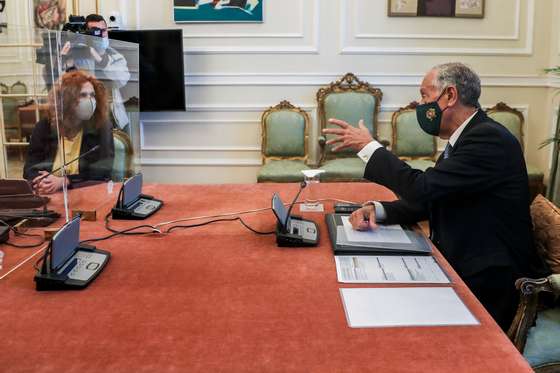 O Presidente da RepÃºblica, Marcelo Rebelo de Sousa (D), recebe em audiÃªncia no PalÃ¡cio de BelÃ©m uma delegaÃ§Ã£o do Pessoas-Animais-Natureza(PAN), liderada pela dirigente Bebiana Cunha (E), no Ã¢mbito da audiÃªncia do Chefe de Estado aos partidos polÃ­ticos representados na Assembleia da RepÃºblica, apÃ³s as eleiÃ§Ãµes legislativas de 30 de janeiro em Lisboa, Lisboa, 01 de fevereiro de 2022. O Partido Socialista (PS) venceu as eleiÃ§Ãµes legislativas 2022, com maioria absoluta, tendo elegido 117 deputados. ANTÃ“NIO COTRIM/LUSA