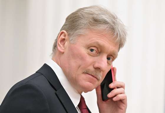 epa09769907 Kremlin spokesman Dmitry Peskov is pictured during a joint press conference of the Russian and Belarusian Presidents  following their meeting at the Kremlin in Moscow, Russia, 18 February 2022.  EPA/SERGEY GUNEEV / SPUTNIK / KREMLIN POOL MANDATORY CREDIT