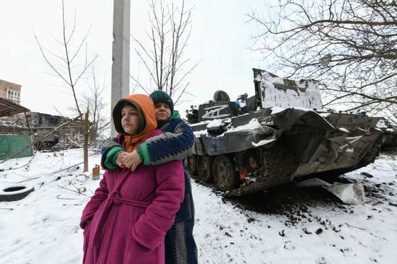 Civilians await evacuation and humanitarian aid in Donetsk