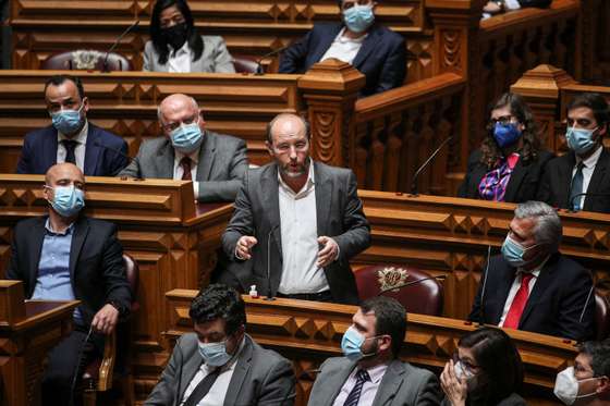 Primeiro dia dos deputados da XV Legislatura na Assembleia da Rep&Atilde;&ordm;blica. Leitura do Relat&Atilde;&sup3;rio da Comiss&Atilde;&pound;o Eventual de Verifica&Atilde;&sect;&Atilde;&pound;o de Poderes dos Deputados Eleitos e Elei&Atilde;&sect;&Atilde;&pound;o do presidente da Assembleia da Rep&Atilde;&ordm;blica. Rui Tavares do Livre Lisboa, 29 de Mar&Atilde;&sect;o de 2022. FILIPE AMORIM/OBSERVADOR