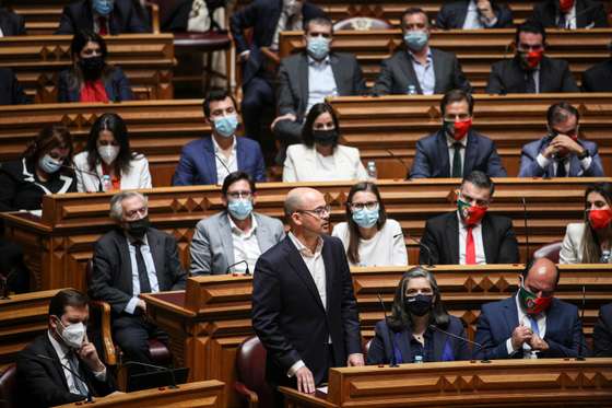 Primeiro dia dos deputados da XV Legislatura na Assembleia da Rep&Atilde;&ordm;blica. Leitura do Relat&Atilde;&sup3;rio da Comiss&Atilde;&pound;o Eventual de Verifica&Atilde;&sect;&Atilde;&pound;o de Poderes dos Deputados Eleitos e Elei&Atilde;&sect;&Atilde;&pound;o do presidente da Assembleia da Rep&Atilde;&ordm;blica. Rodrigo Saraiva da Iniciativa Liberal Lisboa, 29 de Mar&Atilde;&sect;o de 2022. FILIPE AMORIM/OBSERVADOR