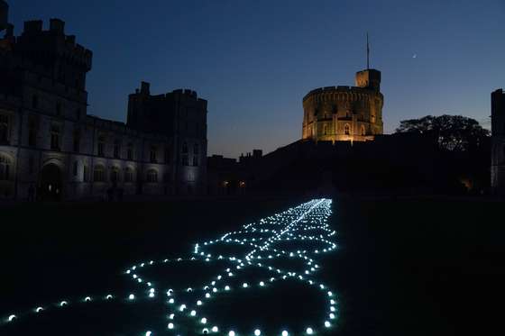 Queen Elizabeth II Platinum Jubilee 2022 - Queen Elizabeth II Lights The Windsor Castle Beacon