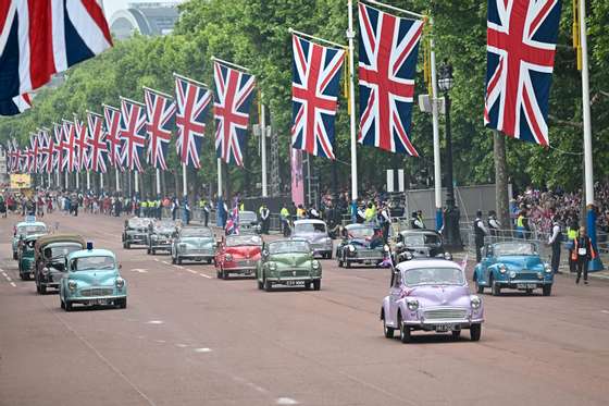 Queen Elizabeth II Platinum Jubilee 2022 - Platinum Pageant