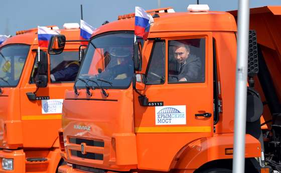 Opening of road section of Crimean Bridge