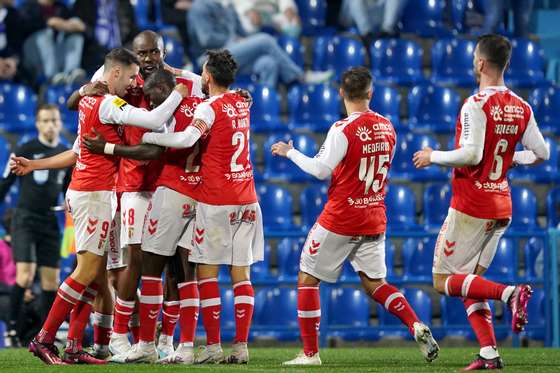 Os jogadores do Sporting de Braga festejam um golo contra o Vizela durante o jogo a contar para a Primeira Liga de Futebol realizado no EstÃ¡dio do Futebol Clube de Vizela, Vizela, 11 de marÃ§o de 2023. HUGO DELGADO/LUSA