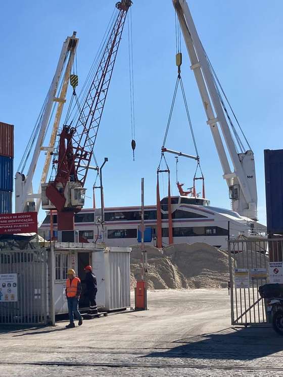 Navio elÃ©trico da Transtejo, o Cegonha Branca