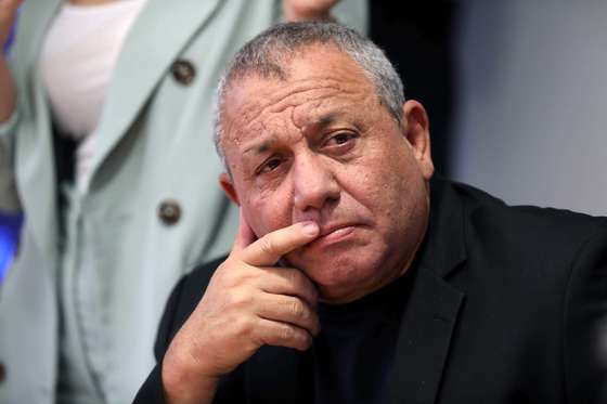 epa10134630 Former Israel Defense Forces Chief of Staff Gadi Eisenkot attends a press conference at the Israel Democracy Institute in Jerusalem, Israel, 23 August 2022. Israel Legislative elections  will be held on 01 November 2022.  EPA/ABIR SULTAN