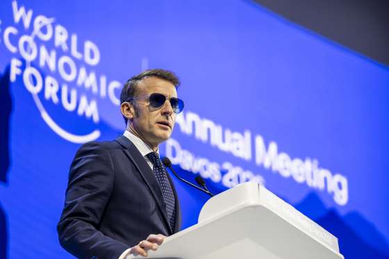 Macron discursa de &Atilde;&sup3;culos escuros durante o F&Atilde;&sup3;rum Econ&Atilde;&sup3;mico Mundial, em Davos