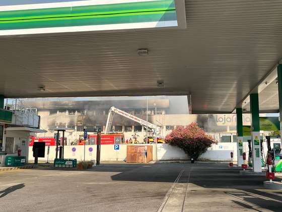 Inc&Atilde;&ordf;ndio em loja Carnaxide, 6 de julho de 2026