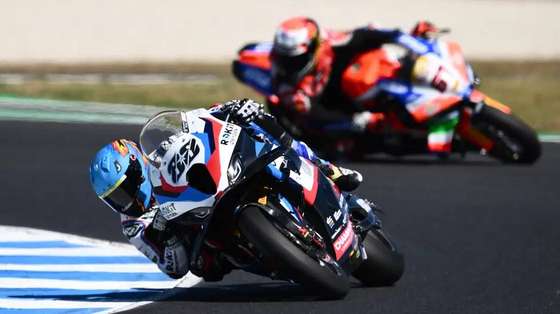 Miguel Oliveira em a&Atilde;&sect;&Atilde;&pound;o com a BMW no Mundial de Superbikes 2026