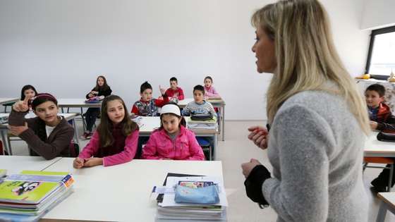 Educa&Atilde;&sect;&Atilde;&pound;o, Escolas, Ensino, exames