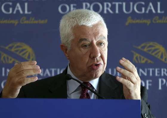 Almo&Atilde;&sect;o-debate com Fernando Teixeira dos Santos, antigo ministro de Estado e das Finan&Atilde;&sect;as