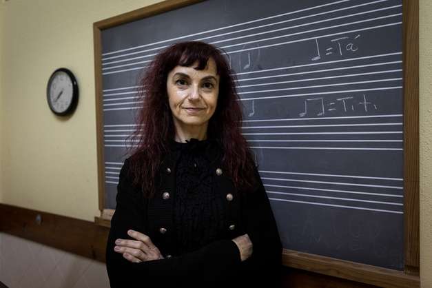 Reportagem na Academia de Amadores de Música, na Rua Nova da Trindade, onde se encontram sediados há bastantes anos. Neste momento, receberam a informaçõa que vão ter de abandonar o espaço e procurar uma nova casa. Na fotografia, Conceição Sousa, diretora pedagógica da Academia 24 de Fevereiro de 2022 Academia de Amadores de Música, Lisboa FRANCISCO ROMÃO PEREIRA/OBSERVADOR.
