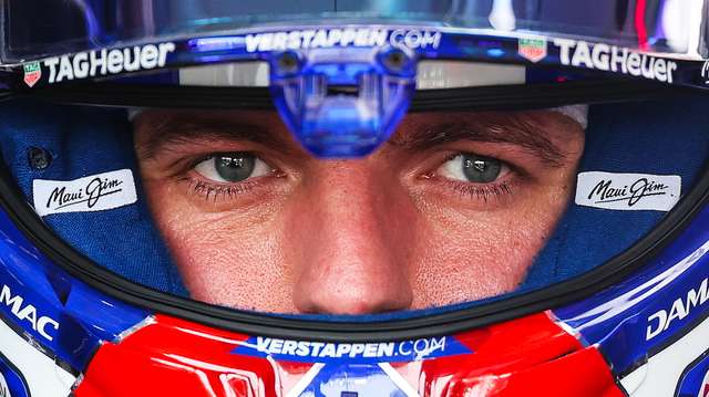 epa13292106 Red Bull Racing driver Max Verstappen of Netherlands looks on during the free practice session at Marina Bay Street Circuit in Singapore, 09 October 2026. The 2026 Formula 1 Singapore Grand Prix is held at the Marina Bay Street Circuit in Singapore on 11 October.  EPA/FAZRY ISMAIL