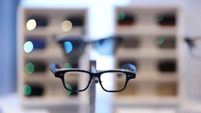 epa13211582 AI glasses are displayed during the opening day of the IFA trade fair in Berlin, Germany, 04 September 2026. The IFA, the world's largest trade show for consumer electronics and home appliances, runs from 04 to 08 September 2026.  EPA/HANNIBAL HANSCHKE