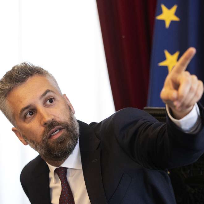 O ministro das Infraestruturas e da Habitação, Pedro Nuno Santos, intervém na cerimónia de assinatura do Auto de Consignação da empreitada do IC35 entre Penafiel e Rans, em Penafiel, 7 de julho de 2022. JOSÉ COELHO/LUSA