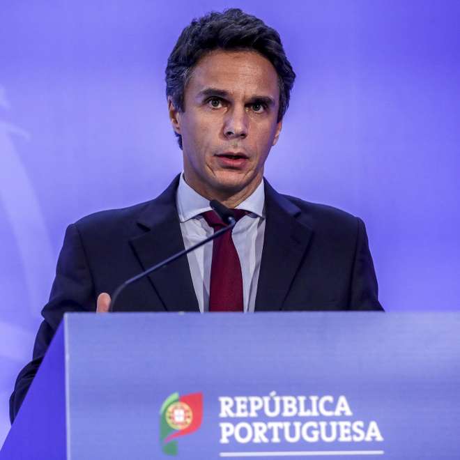 O secretário de Estado do Tesouro, João Nuno Mendes, participam no briefing da Reunião do Conselho de Ministros, em Algés, Lisboa, 03 de novembro de 2022. TIAGO PETINGA/LUSA