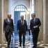 O primeiro ministro, António Costa (C), acompanhado pelo ministro de Estado e das Finanças demissionário, Mário Centeno (D), e pelo secretário de Estado do Orçamento e futuro ministro de Estado e das Finanças, João Leão (E), à chegada para a conferência de imprensa realizada no final da reunião do Conselho de Ministros, no Palácio da Ajuda, em Lisboa, 09 de junho de 2020. JOSÉ SENA GOULÃO/POOL/LUSA