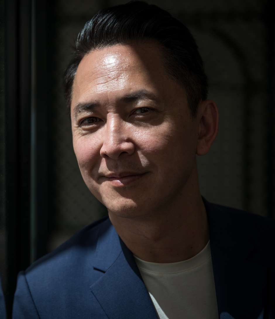 Entrevista ao escritor e professor catedrático, Viet Thanh Nguyen. Vencedor do Prémio Pulitzer para Ficção, em 2017, com o seu romance O Simpatizante. 17 de Maio de 2023 FLAD (Fundação Luso-Americana - para o Desenvolvimento), Lisboa TOMÁS SILVA/OBSERVADOR