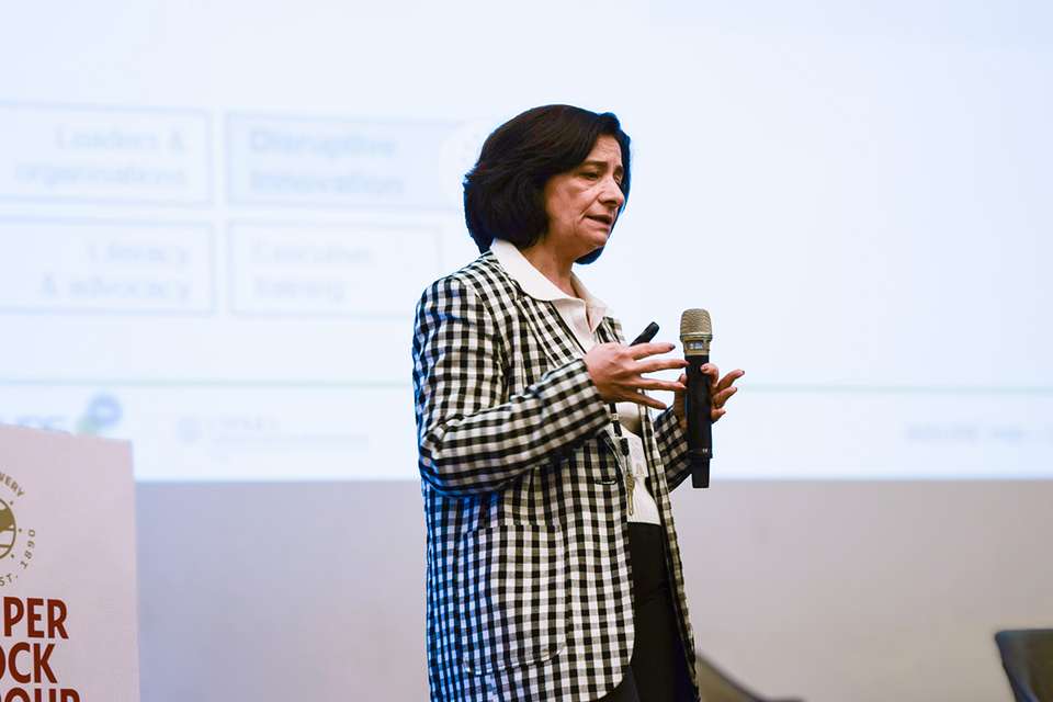 5ªConferência INSURE.Hub Manuela Pintado, Co-leader INSURE Hub discursa