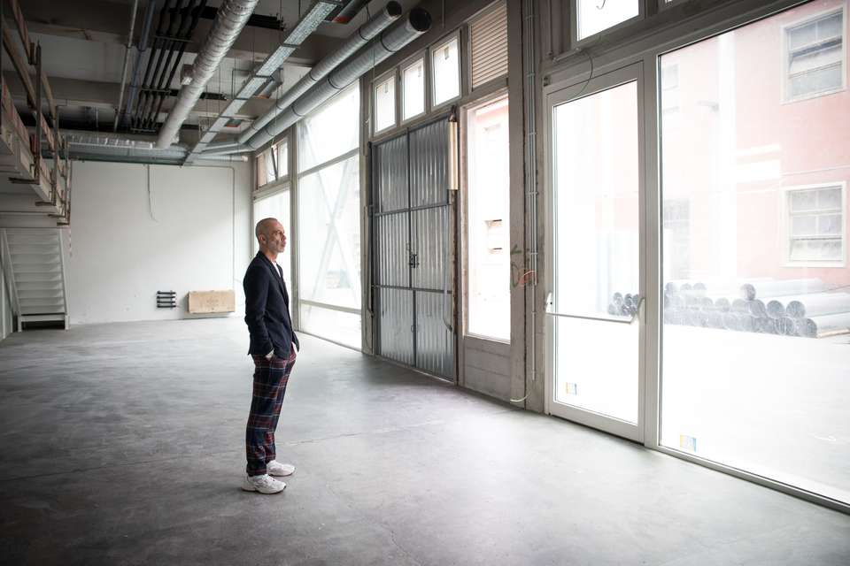 Entrevista com Luis Pereira, fundador da Showpress e Coordenador dos bastidores da ModaLisboa e do Portugal Fashion. A entrevista decorreu no local onde está a ser contruida o novo espaço para a ModaLisboa, no Hub Criativo do Beato. 24 de Fevereiro de 2022 Hub CrIativo do Beato, Lisboa TOMÁS SILVA/OBSERVADOR