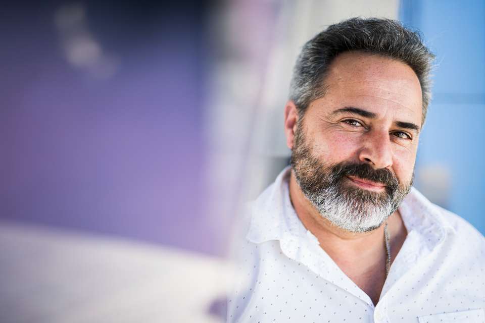 Entrevista com Vitor Emanuel, ator, a propósito do tema da saúde mental, na Cidadela de Cascais. Cascais, 28 de Junho de 2022. FILIPE AMORIM/OBSERVADOR
