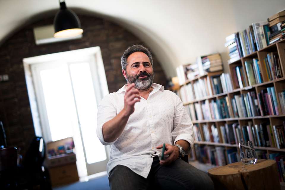 Entrevista com Vitor Emanuel, ator, a propósito do tema da saúde mental, na Cidadela de Cascais. Cascais, 28 de Junho de 2022. FILIPE AMORIM/OBSERVADOR