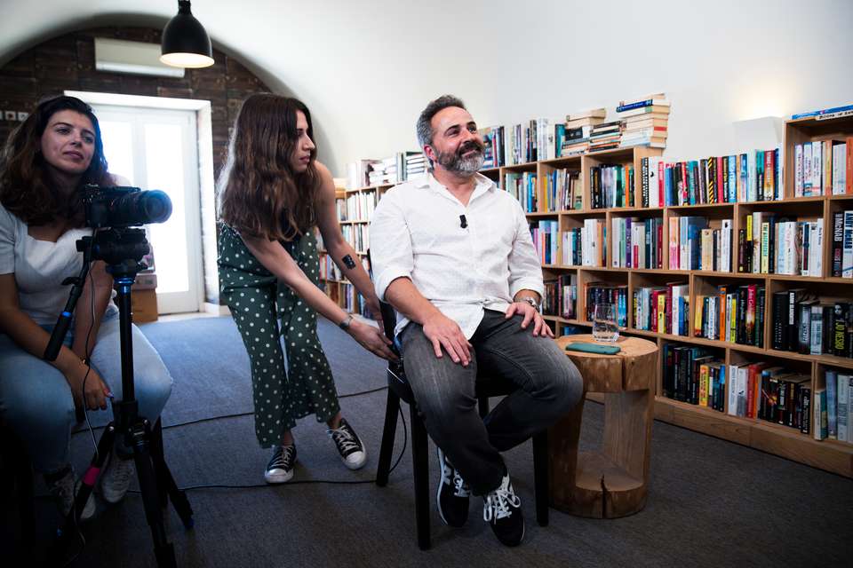 Entrevista com Vitor Emanuel, ator, a propósito do tema da saúde mental, na Cidadela de Cascais. Cascais, 28 de Junho de 2022. FILIPE AMORIM/OBSERVADOR