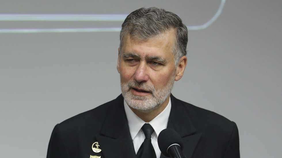 O Comandante Naval, vice-almirante Henrique Gouveia e Melo intevém na cerimónia de abertura do ano letivo 2019/2020 da Esquadrilha de Subsuperficie – Centro de Instrução de Submarinos com destaque para a primeira submarinista e receber este certificado, a primeiro-marinheiro Noemie Freire. Esquadrilha de Subsuperficie – Centro de Instrução de Submarinos, Base Naval do Alfeite, Almada, 19 de fevereiro de 2019. MIGUEL A. LOPES/LUSA