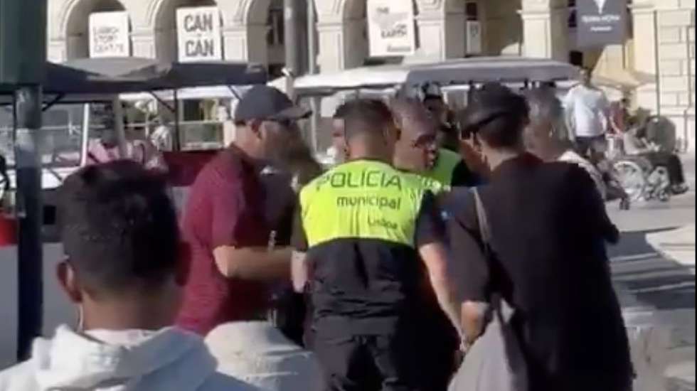 Polícia diz que dois condutores ignoraram a ordem que lhes havia sido dada por diversas vezes