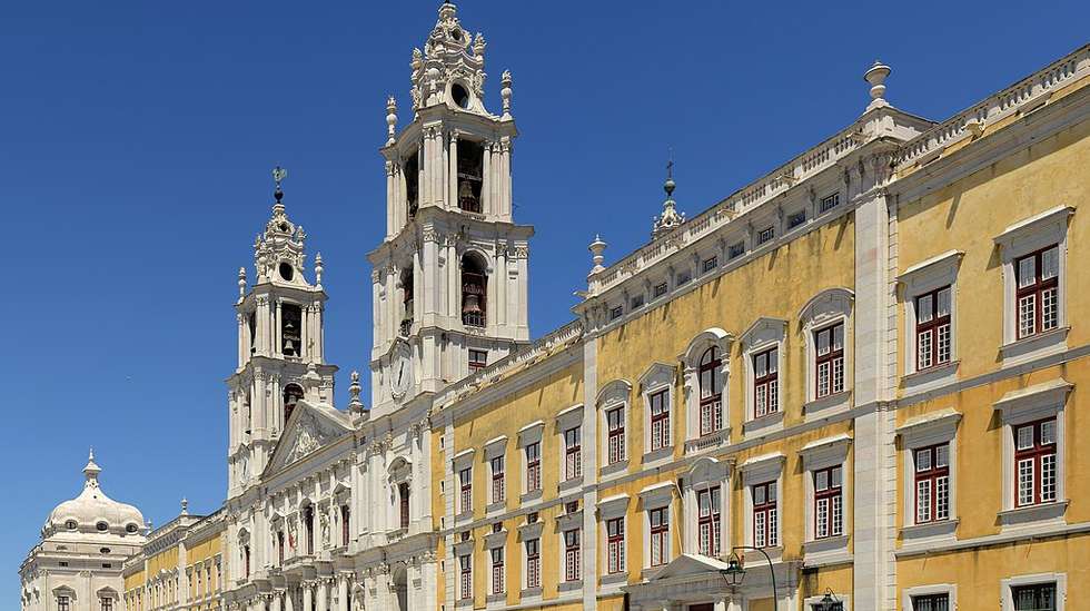 As obras de restauro decorrem ainda na basílica do palácio