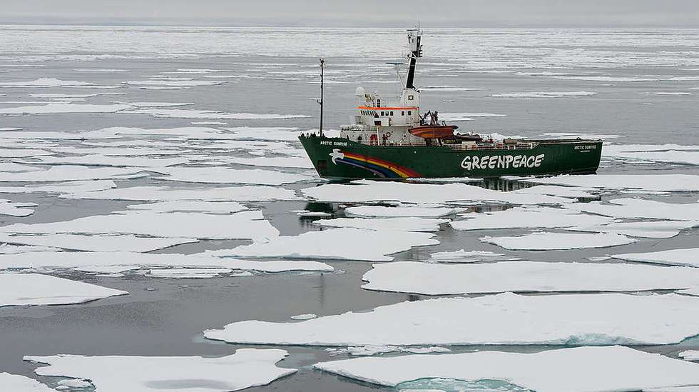 Greenpeace Arctic Sunrise on a expedition to the Arctic