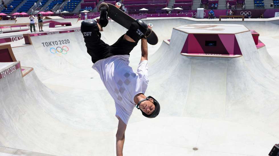A lenda Tony Hawk. Não participa mas está em Tóquio a promover a competição e a modalidade