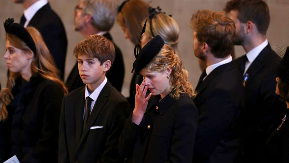 The Coffin Carrying Queen Elizabeth II Is Transferred From Buckingham Palace To The Palace Of Westminster